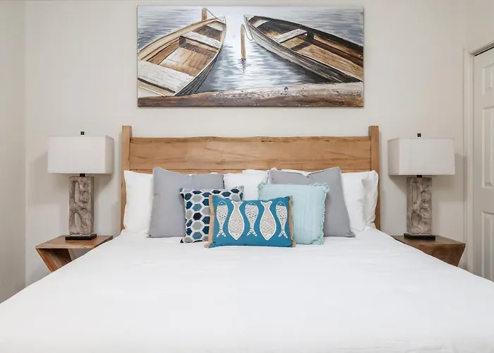 Natalie\'S Nook, Lake Hideaway Near Downtown Fun!